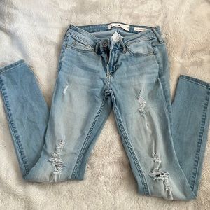 Hollister skinny jeans! Size 1s!